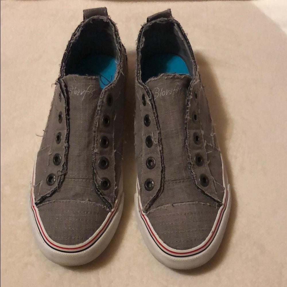 Blowfish sneakers, size 9